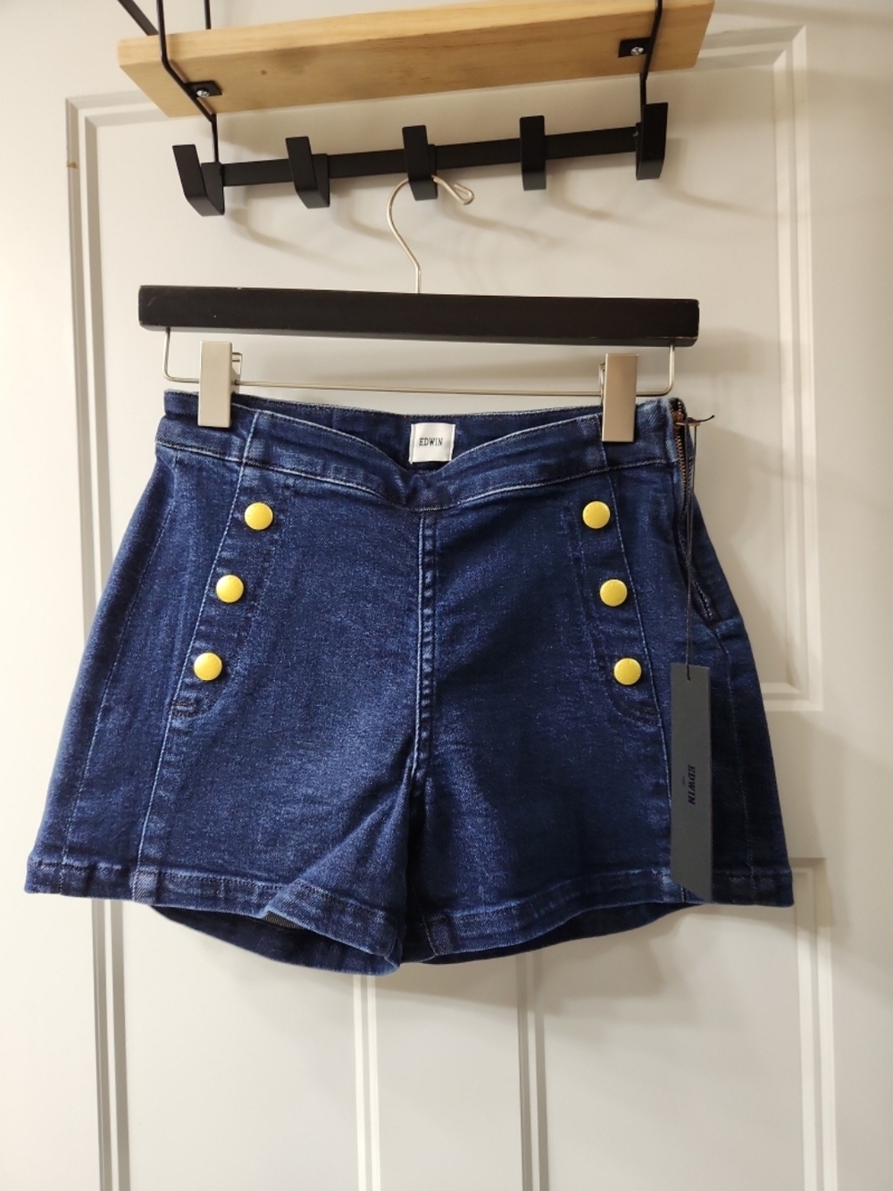 NWT Edwin Sailor Shorts - 26